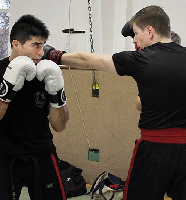 Tipps und Tricks gab es beim Kickboxse...an (rechts) beim Turnverein Grenzach.   | Foto: privat