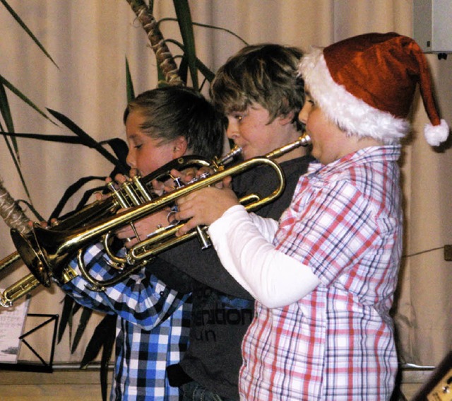 Mit Trompete und Weihnachtsmtze: die Nachwuchsmusiker aus Bernau    | Foto: u. Spiegelhalter