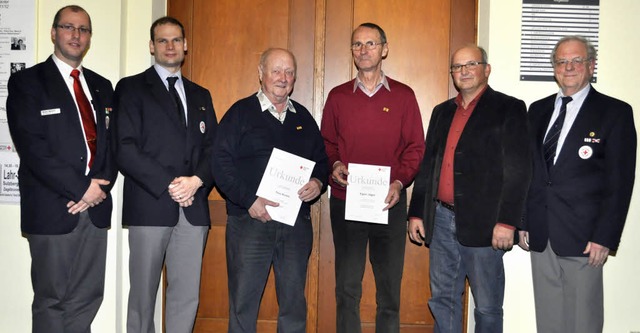 Ehrungen beim Roten Kreuz (von links):...ch und Vorsitzender Hans-Peter Dreyer   | Foto: D. Fleig