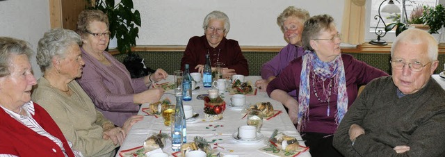 Im &#8222;Kranz&#8220; kamen Senioren ...nem adventlichen Nachmittag zusammen.   | Foto: Patrick Burger