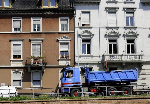 Die groen Laster machen am meisten Lrm.   | Foto: Ingo Schneider