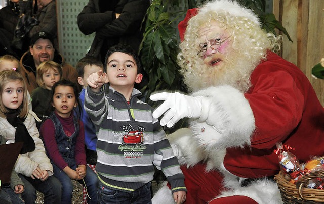 Die Sparkassengeschftsstelle in Neuen...gespannt auf den Besuch des Nikolaus.   | Foto: Privat