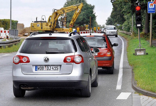 Wartende Autos an Baustellenampel  | Foto: VW/hp
