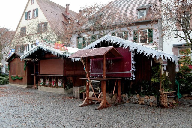 Die Htten des Weihnachtsdorfs bleiben am Freitag geschlossen.  | Foto: Christoph Breithaupt