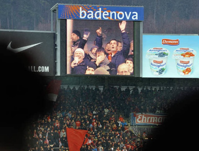 Beim letzten Spiel im Badenova-Stadion... der Jubel der Freiburger in Grenzen.   | Foto: Rita Eggstein