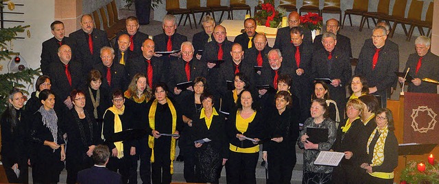 Die beiden Malterdinger Chre boten ei...svolles Adventskonzert in der  Kirche.  | Foto: Dieter Erggelet