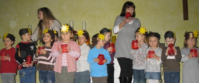 Alle Kinder der Kita Bremt legten sich...g fr eine gelungene Weihnachtsfeier.   | Foto: Privat