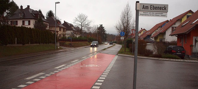 Fahrbahnverengungen sollen das Tempo der Autos in der Schwimmbadstrae drosseln.  | Foto: Michael haberer