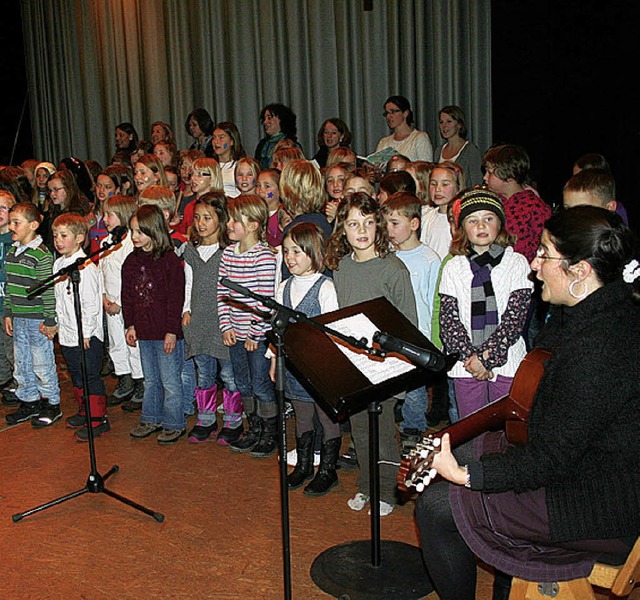 Stimmungsvoll war die Weihnachtsfeier der GHS Hinterzarten   | Foto: ma