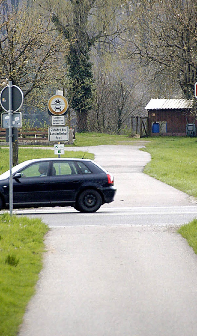 Die Radbrcke ist vom Tisch, die Gefah...bt: Radweg ber die B34  in Riedmatt.   | Foto: Staub