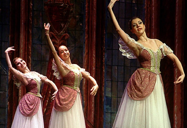 Das Russische Ballett begeisterte im Burghof.   | Foto: Roswitha Frey