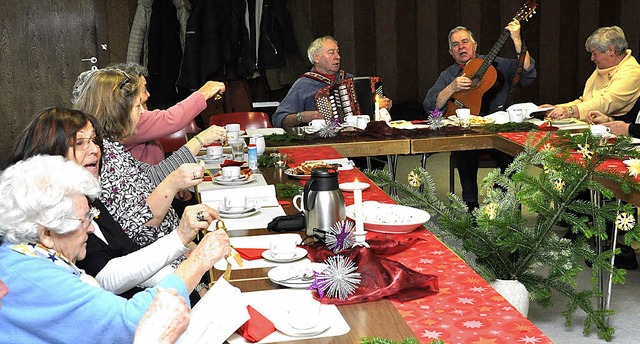 Zur Weihnachtsfeier der Ihringer Demen...&#8220; im evangelischen Gemeindehaus.  | Foto: kai kricheldorff