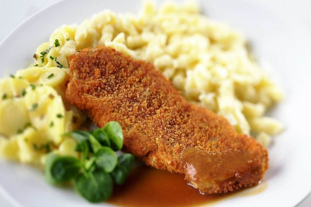 Dieses Schnitzel ist vegetarisch. Fr unsere Autorin wre das eine Versuchung.  | Foto: dpa-tmn