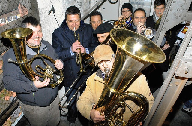 Eng wird&#8217;s fr die Musiker im Turm der Altweiler Kirche.   | Foto: Sedlak