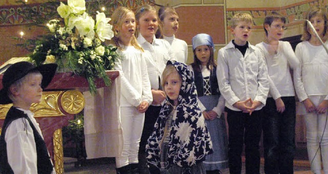 Die Viertklssler der Grundschule Dach...agement vorgetragenes Krippenspiel auf  | Foto: Karin Stckl-Steinebrunner