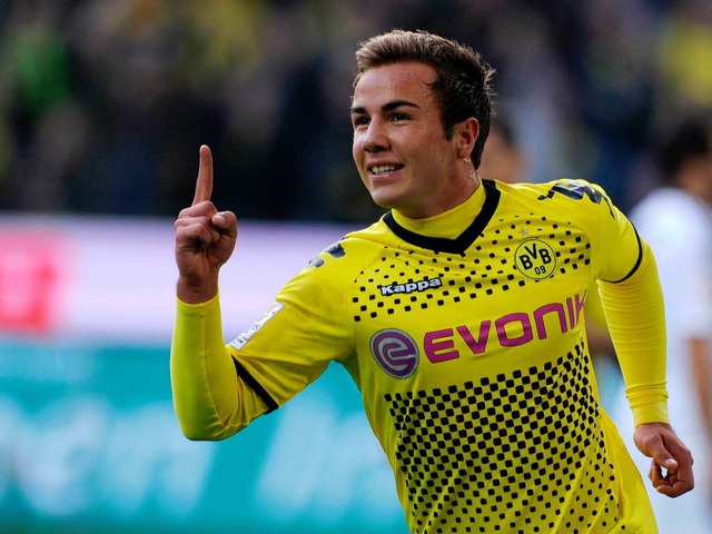 Vorbild fr viele Jugendliche und Kinder: BVB-Star Mario Gtze.  | Foto: AFP