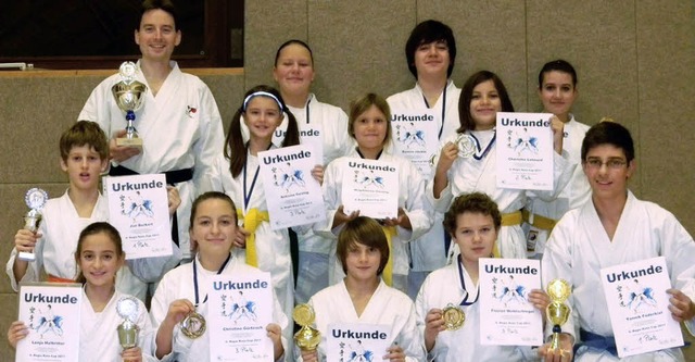 Sie freuen sich ber ihre jngsten Erf... Karatekas der Budoschule Herbolzheim.  | Foto: Privat