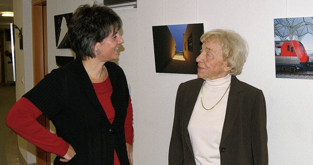Ria Hochmann (links) und Ingrid Wielan...eth beim Werkgesprch im Landratsamt.   | Foto: Charlotte Schmid