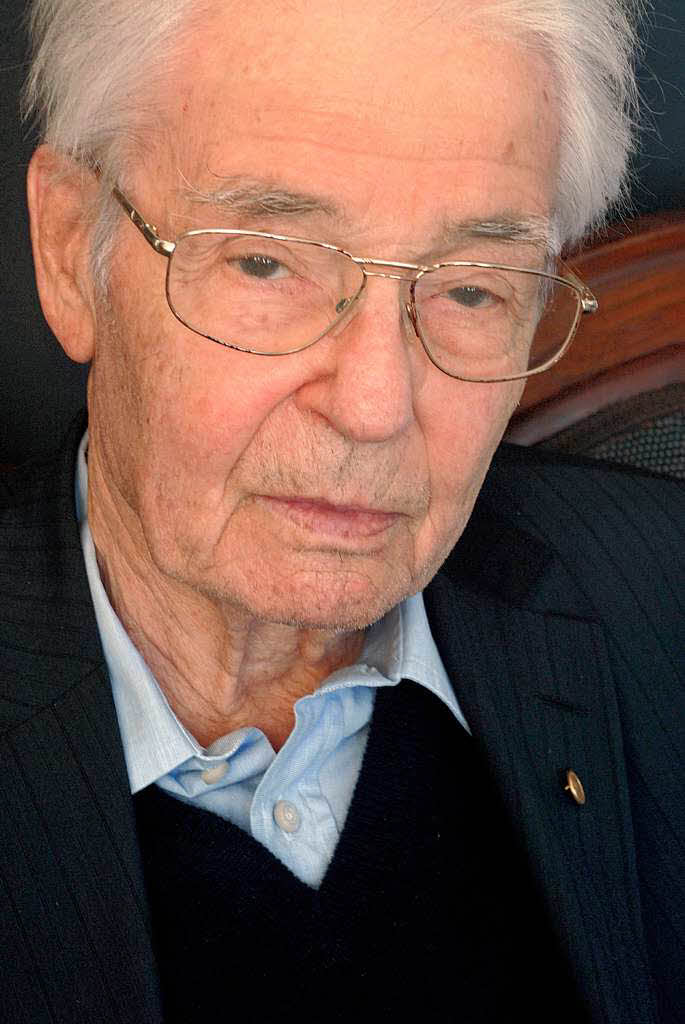 19. Dezember, Horst-Eberhard Richter, (88): Er war die Stimme der Friedensbewegung in den 1980er Jahren und wetterte noch im Alter gegen Irak-Krieg, Globalisierung oder Finanzkrise. Der Psychoanalytiker und Autor Horst-Eberhard Richter galt als Vordenker der deutschen Friedensbewegung.