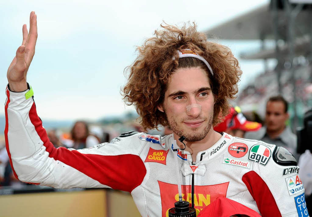 23. Oktober,  Marco Simoncelli, (24): Der italienische Motorrad-Pilot Marco Simoncelli verunglckt beim MotoGP-Lauf in Malaysia tdlich. Simoncelli galt als Paradiesvogel der Szene. Sein Lockenkopf war das Markenzeichen des in Cattolica geborenen Rennfahrers.