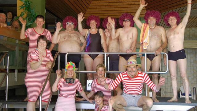 Nur Sieger:  Wettschwimmen der Gemeinderte gegen Mitglieder des Gewerbevereins  | Foto: Archivfoto:Pia Grttinger