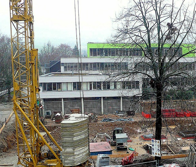 Hier wird Geld mit nachhaltiger Wirkun... Baustelle an der Realschule Kollnau.   | Foto: ebERHARD weiss