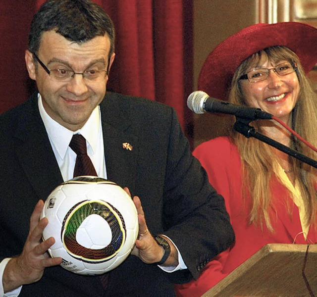 Beim  Neujahrsempfang in Rheinfelden/S...t. Auch bei Stadtammann Franco Mazzi.   | Foto: Ralf Staub