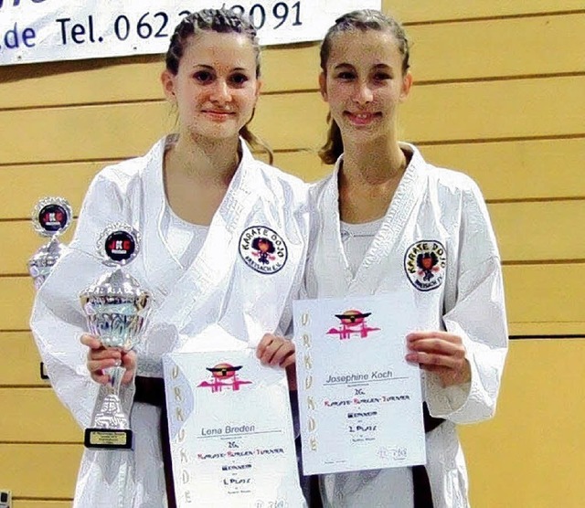 Lena Breden und Josephine Koch siegten bei einem Turnier in Weinheim.  | Foto: privat