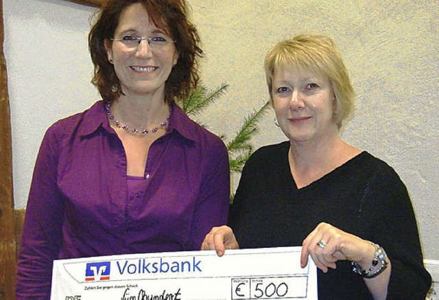 500 Euro gab&#8217;s fr Gabriele Gmelin von den Landfrauen.   | Foto: Privat