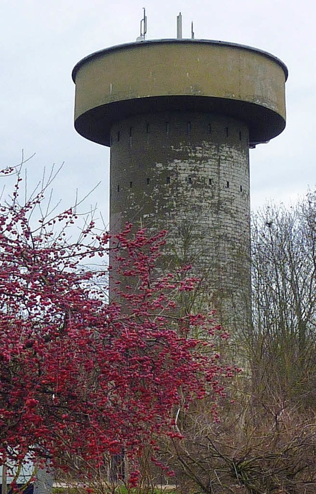 Als  Wahrzeichen erhalten bleibt der alte Wasserturm.   | Foto: Heike lemm