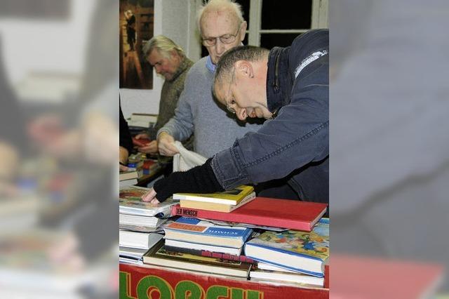 Die Bcher kommen in Taschen und Waschkrben an