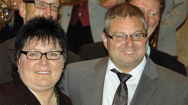 50,4 Prozent im zweiten Wahlgang: der ...er Alexander Guhl mit Ehefrau Kerstin   | Foto: Hildegard Siebold
