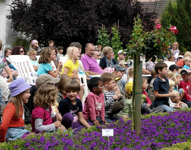 Alt und Jung feiern zehn  Jahre Prinzengarten.  | Foto: Erika Sieberts