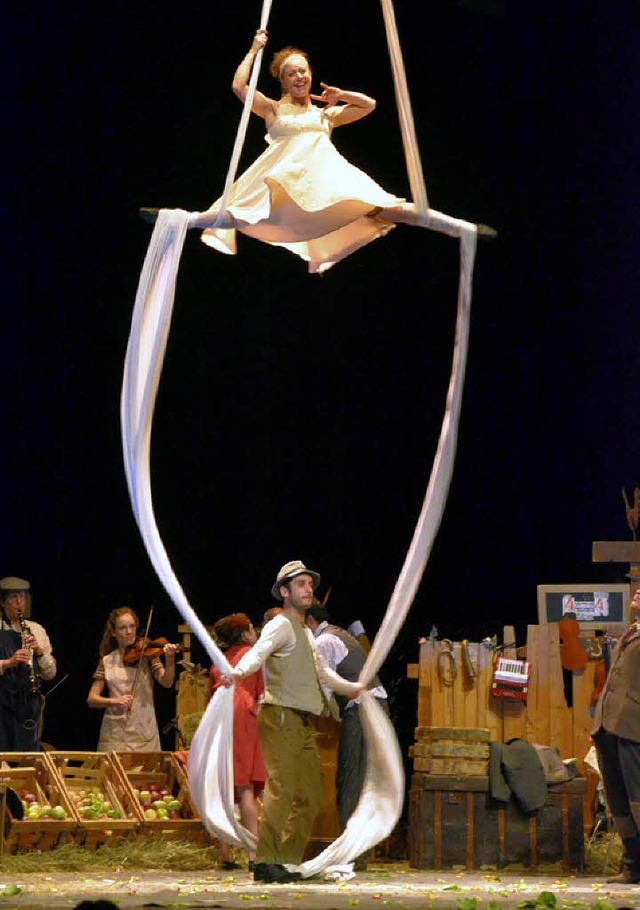 Akrobatik beim &#8222;Circus Klezmer&#8220;  | Foto: Barbara Ruda
