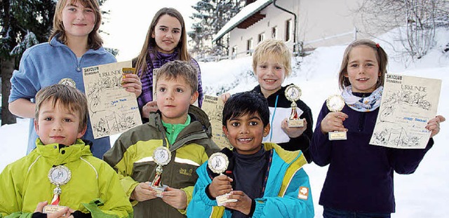 Julia Frank, Chantal Schulte, Max Zimm...es flinger Skiclubs in Todtmoos-Weg.   | Foto: Andreas Bhm