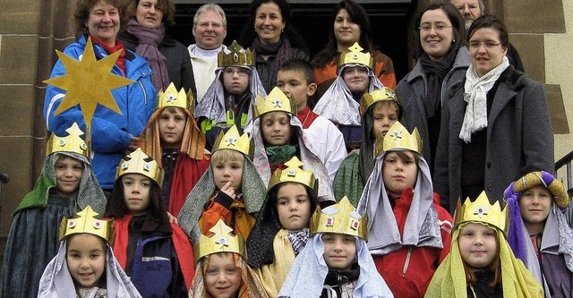 Am Sonntag sind, wie hier in flingen, die Sternsinger ausgesandt worden.   | Foto: Alfons Ebner