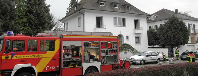 Im Tannweg hatte ein Feuer in der Kch...ehrere Bewohner im Schlaf berrascht.   | Foto: Feuerwehr Offenburg