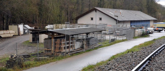 Neu geordnet wird das Gelnde beim Kan...in paar Meter nher in Richtung Stadt.  | Foto: Markus Maier