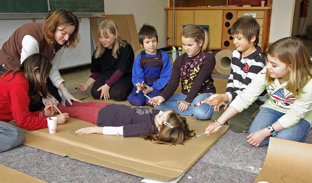 Kinder der Hrnlebuebe beim schmcken de r&lt;Halle  | Foto: Horst A. B
