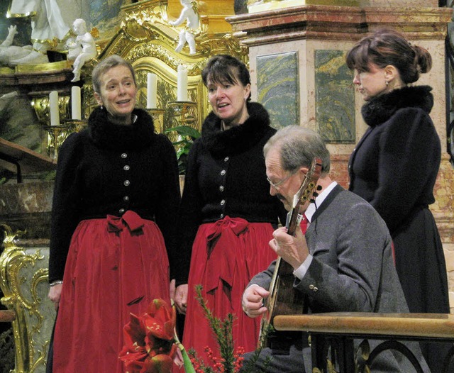 Grdner Frauendreigesang beim Weihnachtskonzert in der Pfarrkirche in St. Peter   | Foto: Monika Rombach