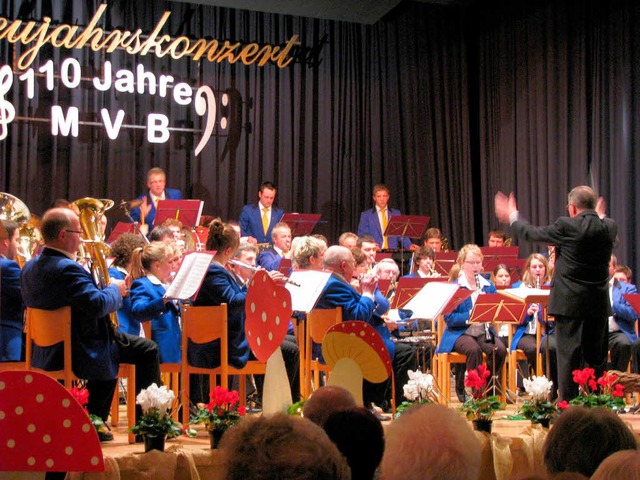 Musikalisch in voller Fahrt: Das Orche...reins Buchenbach beim Neujahrskonzert.  | Foto: Monika Rombach