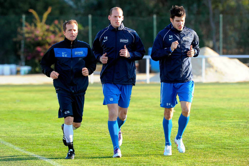 Physiotherapeut Uwe Vetter, Oliver Barth und Mensur Mujdza (v.l.).