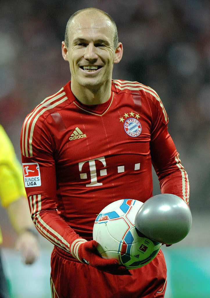 Arjen Robben wechselte 2009 fr 24 Millionen Euro von Real Madrid zu Bayern Mnchen.(Quelle: Transfermarkt.de)