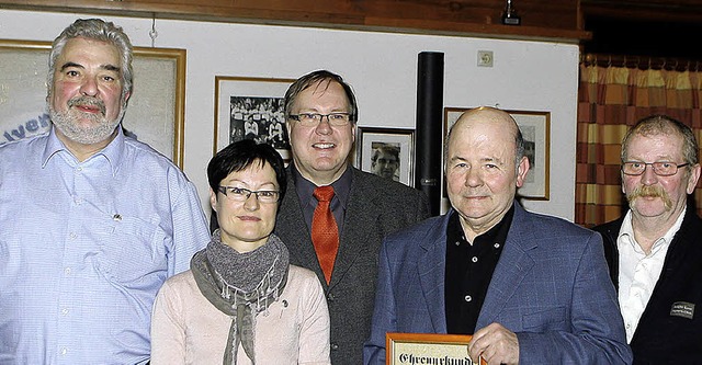 Die Spielvereinigung ehrte langjhrige...ppner und Vorsitzender Walter Wieber.   | Foto: heidi fssel
