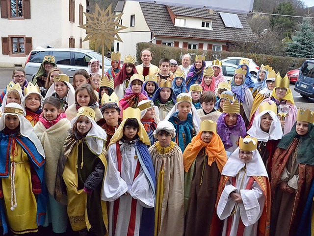 Einige der ausgesandten Sternsinger   | Foto: Martina Weber-Kroker