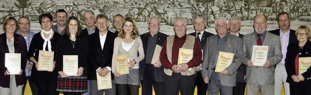 Beim Neujahrsempfang des TV Sulz wurde...gehrige zu Ehrenmitgliedern ernannt.   | Foto: dieter fleig