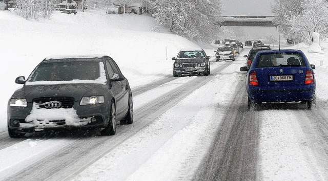 Langsam fahren war, wie hier bei Salzb...f sterreichischen Straen die Devise.  | Foto: afp