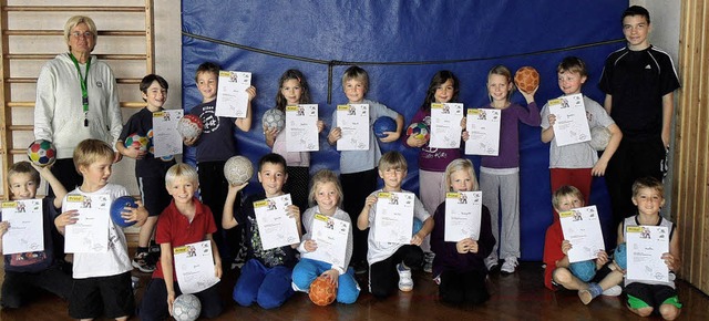 Grundschulen und Vereine gemeinsam: Di...en Grundschlern ihre Sportart nher.   | Foto: Privat