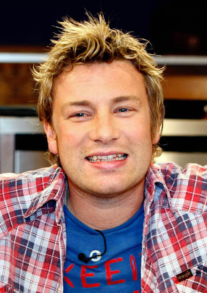 Koch Jamie Oliver: Sein vierter Sohn heit Buddy Bear Maurice. Die drei Geschwister hren auf die Namen Petal, Poppy und Daisy