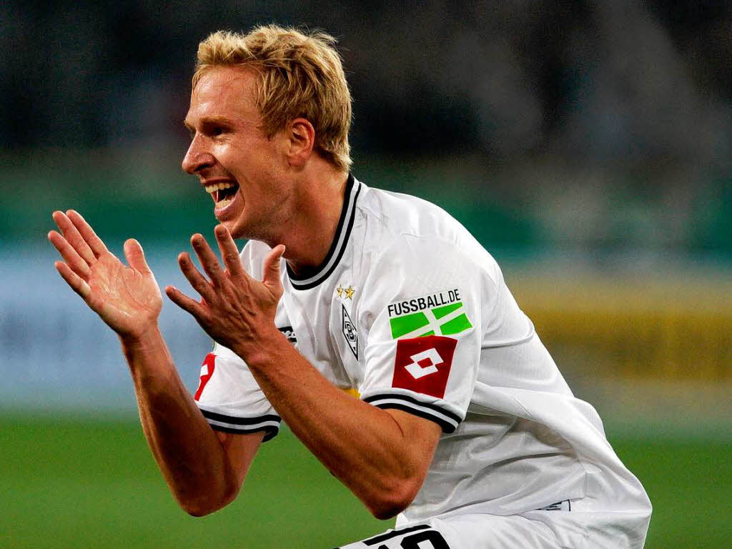 Fuballer Mike Hanke hat seine Tochter Janatha-Fey und seinen Sohn Jayron-Cain getauft: „Das hat sich meine Frau Jenny ausgedacht. Keine Ahnung, warum. Mit dem Namen ‚Mike’ bin ich zufrieden – das muss man nie buchstabieren.“